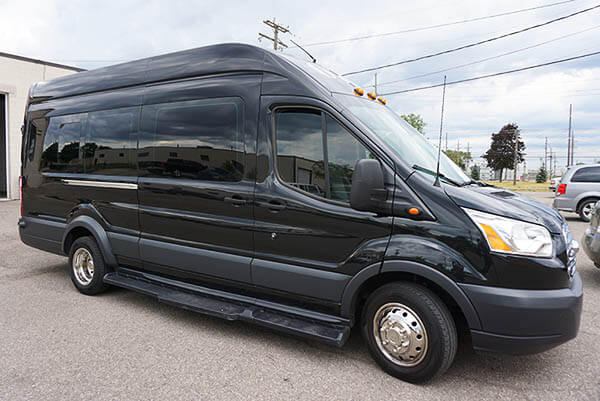 luxury shuttle buses